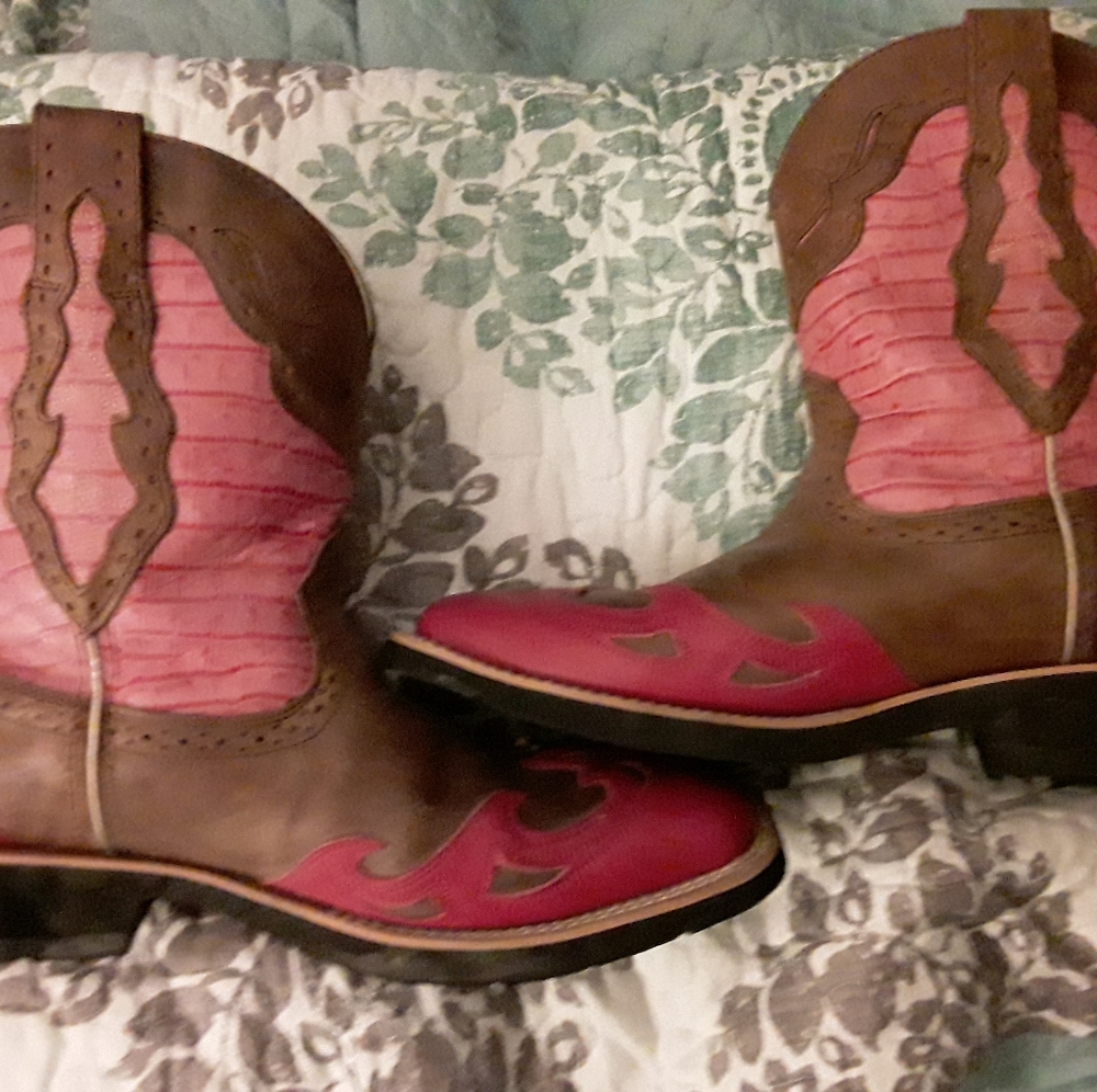 Womans fatboy ariat boots size 9b